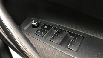 Toyota Corolla 1.8 VVT-h Icon CVT Euro 6 (s/s) 5dr