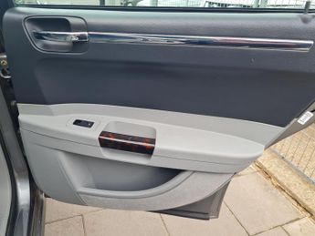 Chrysler 300C 3.5 LUX 5dr