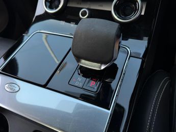 Land Rover Range Rover Velar 3.0 D300 MHEV R-Dynamic HSE Auto 4WD Euro 6 (s/s) 5dr