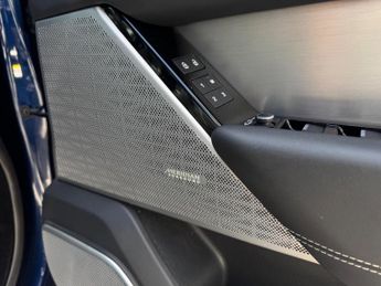 Land Rover Range Rover Velar 3.0 D300 MHEV R-Dynamic HSE Auto 4WD Euro 6 (s/s) 5dr