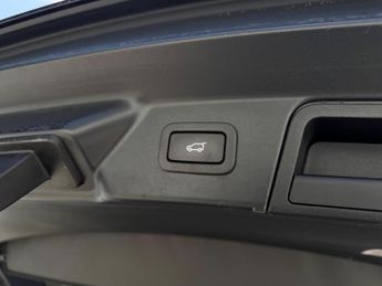 Land Rover Range Rover Velar 3.0 D300 MHEV R-Dynamic HSE Auto 4WD Euro 6 (s/s) 5dr