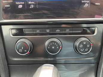 Volkswagen Golf 1.6 TDI SE Nav DSG Euro 6 (s/s) 5dr