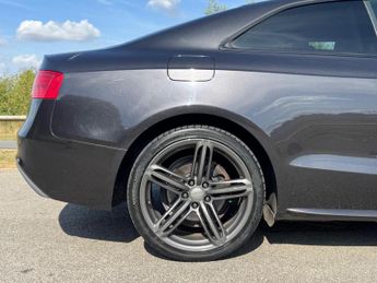 Audi A5 2.0 TDI S line S Tronic quattro Euro 5 (s/s) 2dr
