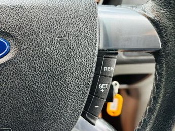 Ford Focus 1.6 Titanium 5dr