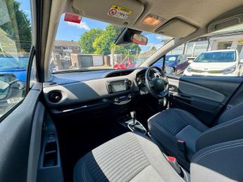 Toyota Yaris 1.5 VVT-h Icon Tech E-CVT Euro 6 (s/s) 5dr