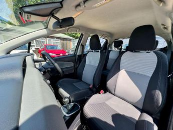 Toyota Yaris 1.5 VVT-h Icon Tech E-CVT Euro 6 (s/s) 5dr
