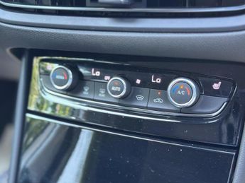 Vauxhall Grandland 1.6 13.2kWh Ultimate Auto Euro 6 (s/s) 5dr