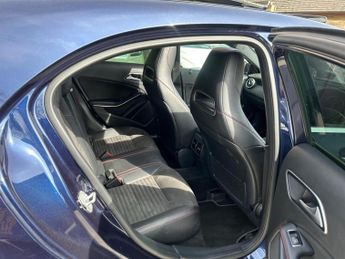 Mercedes-Benz A Class 2.1 A200d AMG Line (Executive) 7G-DCT Euro 6 (s/s) 5dr