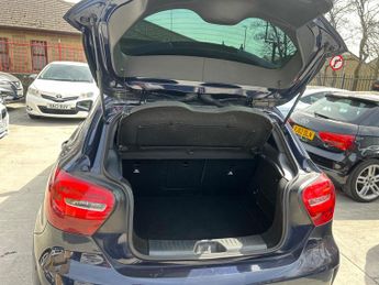 Mercedes-Benz A Class 2.1 A200d AMG Line (Executive) 7G-DCT Euro 6 (s/s) 5dr