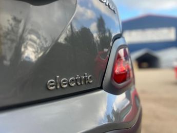 Hyundai KONA 64kWh Premium Auto 5dr