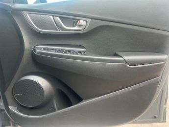 Hyundai KONA 64kWh Premium Auto 5dr