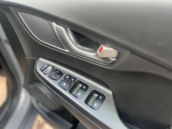 Hyundai KONA 64kWh Premium Auto 5dr