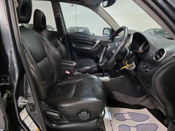 Toyota RAV4 2.0 VVT-i XT-R 4WD 5dr