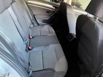 Volkswagen Golf 2.0 TDI BlueMotion Tech SE DSG Euro 5 (s/s) 5dr
