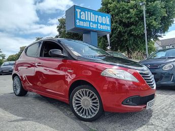 Chrysler Ypsilon 1.2 Black&Red Euro 5 (s/s) 5dr