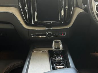 Volvo XC60 2.0 B5 MHEV Inscription Pro Auto Euro 6 (s/s) 5dr