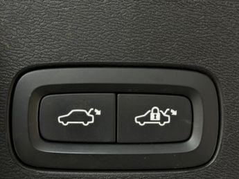 Volvo XC60 2.0 B5 MHEV Inscription Pro Auto Euro 6 (s/s) 5dr