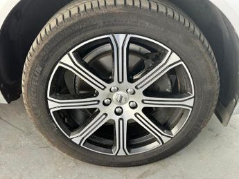 Volvo XC60 2.0 B5 MHEV Inscription Pro Auto Euro 6 (s/s) 5dr