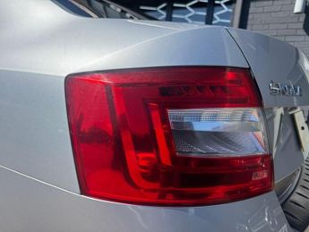 SKODA OCTAVIA 2.0 TDI SE L Hatchback 5dr Diesel DSG 7Spd Euro 6 (s/s) (150 ps)