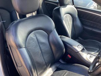 Mercedes-Benz CLK 3.5 CLK350 Avantgarde Cabriolet 7G-Tronic 2dr