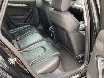 Audi A4 Avant 2.0 TFSI Dynamik S Tronic quattro Euro 5 5dr