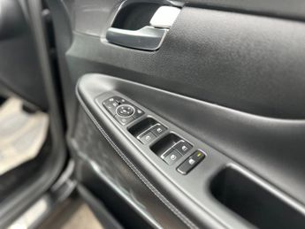 Hyundai Santa Fe 1.6 h T-GDi Premium Auto 4WD Euro 6 (s/s) 5dr