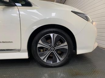 Nissan Leaf 40kWh N-Connecta Auto 5dr