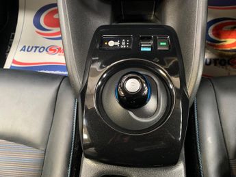 Nissan Leaf 40kWh N-Connecta Auto 5dr