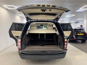 Land Rover Range Rover 4.4 SD V8 Vogue Auto 4WD Euro 6 (s/s) 5dr