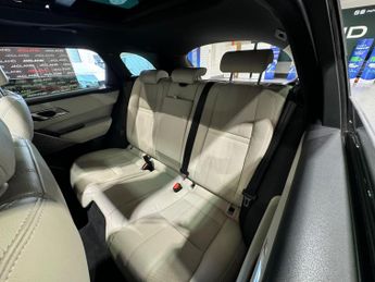 Land Rover Range Rover Velar 2.0 D240 R-Dynamic SE Auto 4WD Euro 6 (s/s) 5dr