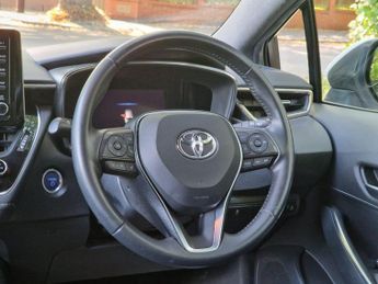 Toyota Corolla 1.8 VVT-h Icon Tech Touring Sports CVT Euro 6 (s/s) 5dr