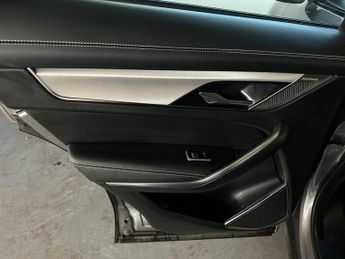 Jaguar F-PACE 2.0 P400e 17.1kWh R-Dynamic SE Auto AWD Euro 6 (s/s) 5dr