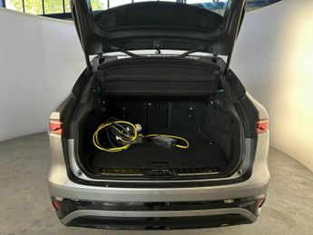 Jaguar F-PACE 2.0 P400e 17.1kWh R-Dynamic SE Auto AWD Euro 6 (s/s) 5dr