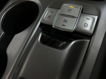 Hyundai KONA 64kWh Premium Auto 5dr (10.5kW Charger)