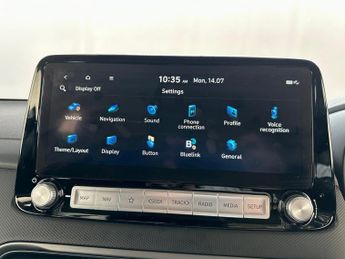 Hyundai KONA 64kWh Premium Auto 5dr (10.5kW Charger)