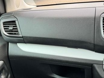 PEUGEOT TRAVELLER 2.0 BlueHDi Allure Standard MPV 5dr Diesel EAT8 MWB Euro 6 (s/s)