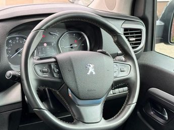 PEUGEOT TRAVELLER 2.0 BlueHDi Allure Standard MPV 5dr Diesel EAT8 MWB Euro 6 (s/s)