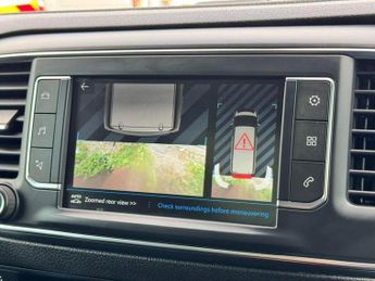 PEUGEOT TRAVELLER 2.0 BlueHDi Allure Standard MPV 5dr Diesel EAT8 MWB Euro 6 (s/s)