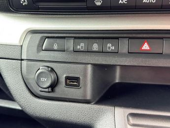 PEUGEOT TRAVELLER 2.0 BlueHDi Allure Standard MPV 5dr Diesel EAT8 MWB Euro 6 (s/s)