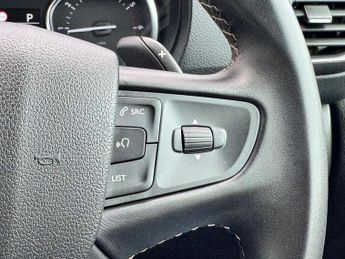 PEUGEOT TRAVELLER 2.0 BlueHDi Allure Standard MPV 5dr Diesel EAT8 MWB Euro 6 (s/s)