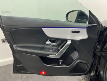 Mercedes-Benz CLA 2.0 CLA220 AMG Line (Premium) Shooting Brake 7G-DCT Euro 6 (s/s)