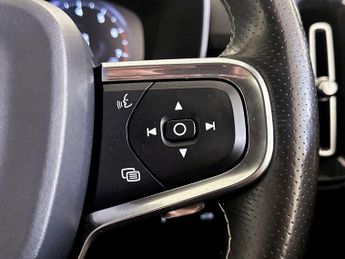 Volvo XC40 2.0 T4 R-Design Pro Auto AWD Euro 6 (s/s) 5dr