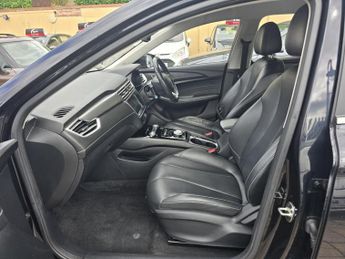 MG MG5 61.1kWh Exclusive Long Range Auto 5dr