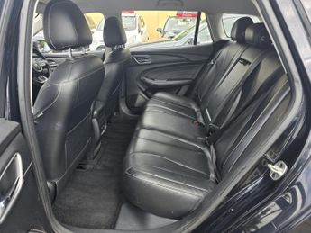 MG MG5 61.1kWh Exclusive Long Range Auto 5dr