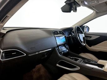 Jaguar F-PACE 2.0 P250i Portfolio Auto AWD Euro 6 (s/s) 5dr