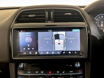 Jaguar F-PACE 2.0 P250i Portfolio Auto AWD Euro 6 (s/s) 5dr