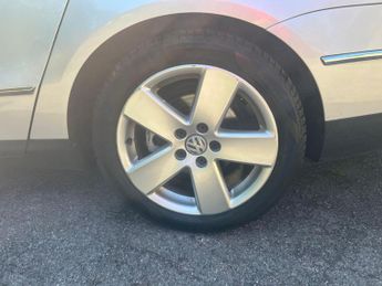 Volkswagen Passat 2.0 TDI Sport DSG Euro 4 5dr