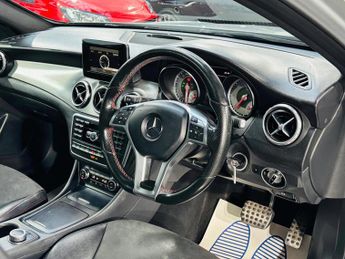 Mercedes-Benz GLA 2.1 GLA220d AMG Line (Premium Plus) 7G-DCT 4MATIC Euro 6 (s/s) 5