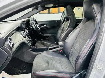 Mercedes-Benz GLA 2.1 GLA220d AMG Line (Premium Plus) 7G-DCT 4MATIC Euro 6 (s/s) 5