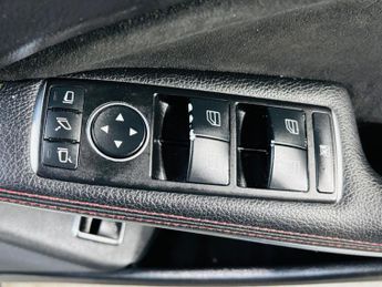 Mercedes-Benz GLA 2.1 GLA220d AMG Line (Premium Plus) 7G-DCT 4MATIC Euro 6 (s/s) 5